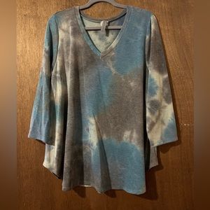 Honeyme curvey shirt